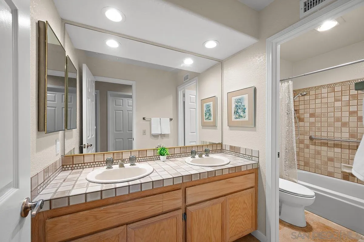 https://cdn.realtyfeed.com/cdn/127/260020433/54ec4ef7d8d1b83cf18be4964d88c861.webp