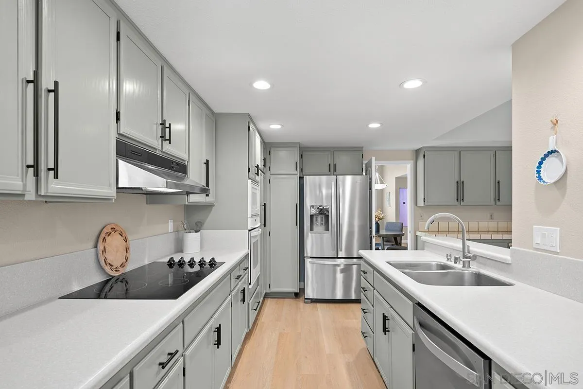https://cdn.realtyfeed.com/cdn/127/260020433/ce94577b633ca8ade9e04fbc0b91414a.webp