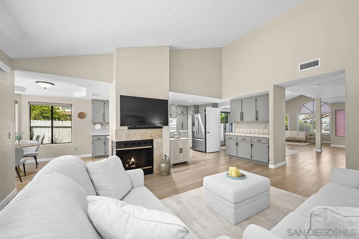 https://cdn.realtyfeed.com/cdn/127/260020433/f300a6caf6324e043dbe29fbadc43d10.webp