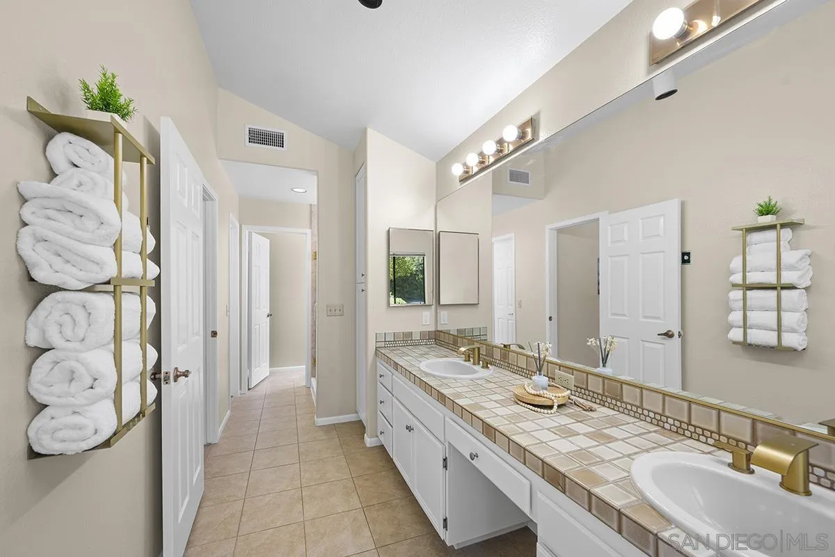 https://cdn.realtyfeed.com/cdn/127/260020433/fdd2bbd7800058a8d4b314f9846001d5.webp