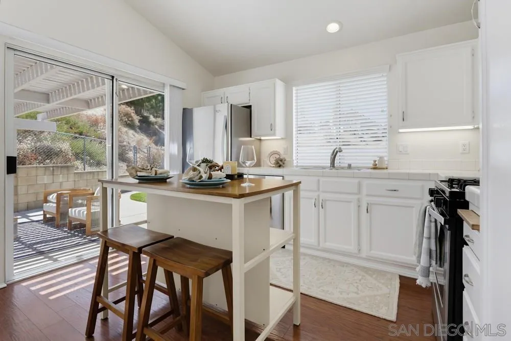 https://cdn.realtyfeed.com/cdn/127/260020435/b0985b68162c951adb6d4aafc2d19998.webp