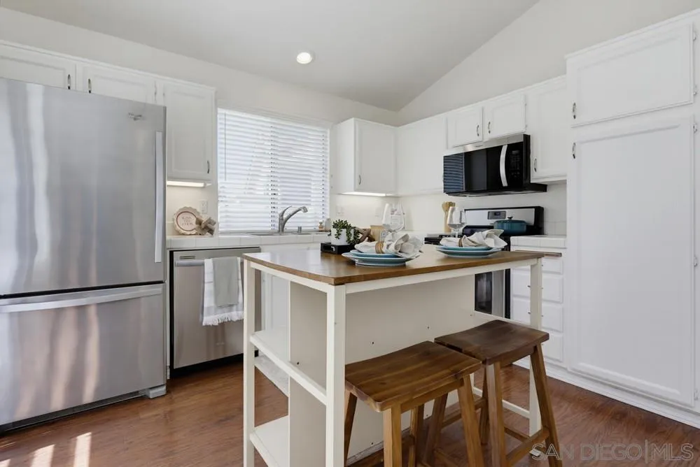 https://cdn.realtyfeed.com/cdn/127/260020435/f9e4fcafcd3ca4ab12675b5e454f7292.webp