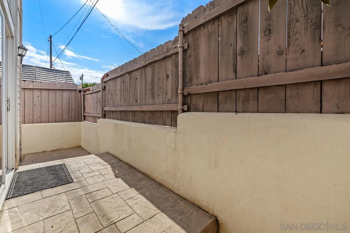 https://cdn.realtyfeed.com/cdn/127/260020439/404d12f554715834c72228410a0c567e.webp