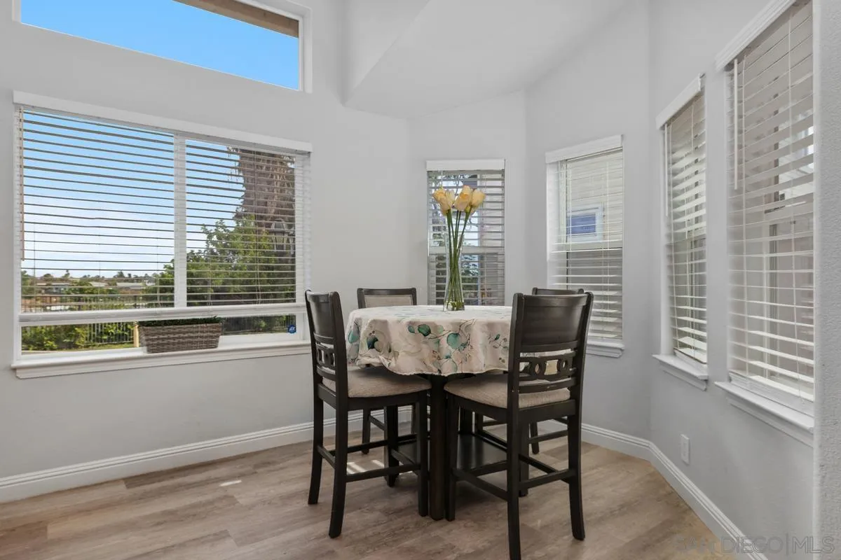 https://cdn.realtyfeed.com/cdn/127/260020439/8bcb8e38c7a0c6d0afc4b7ce3ac17e0c.webp