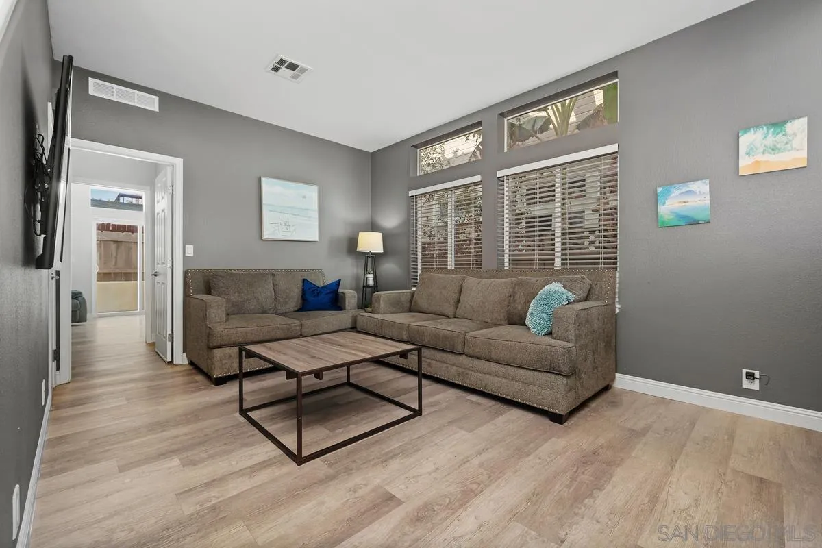 https://cdn.realtyfeed.com/cdn/127/260020439/93b589e7431ebd8a2643dff4884717e7.webp