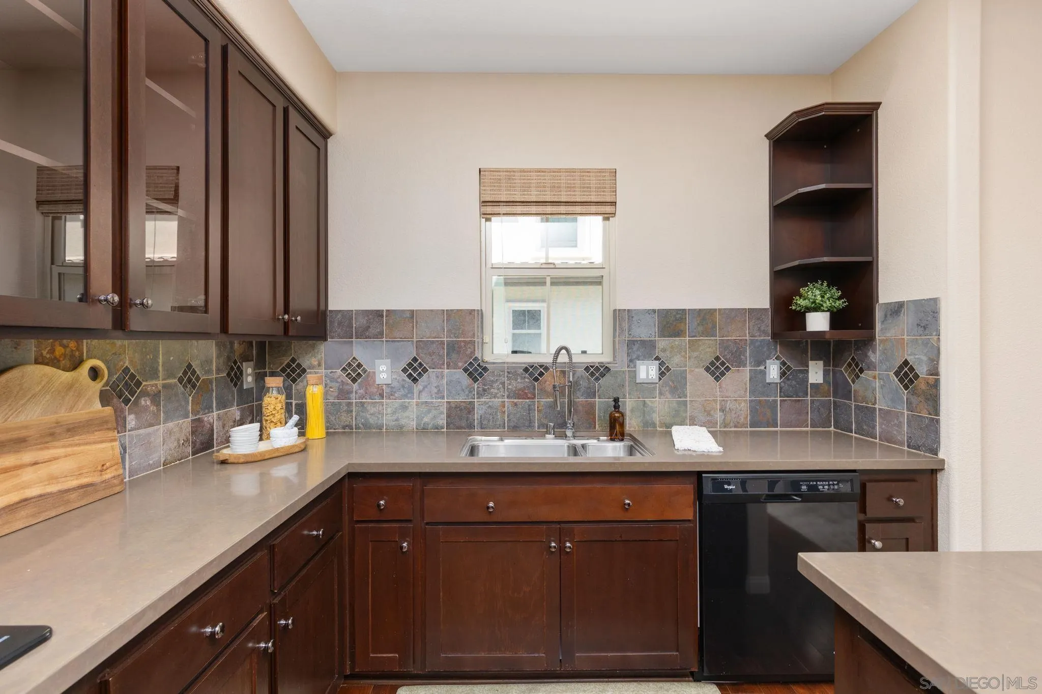 Photo #12: 260020441 Listing: Photo #12