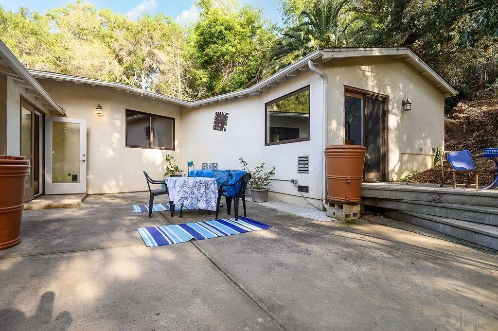 https://cdn.realtyfeed.com/cdn/127/260020449/02cd1871f2b842cae8cc7d4d04e7f92b.webp