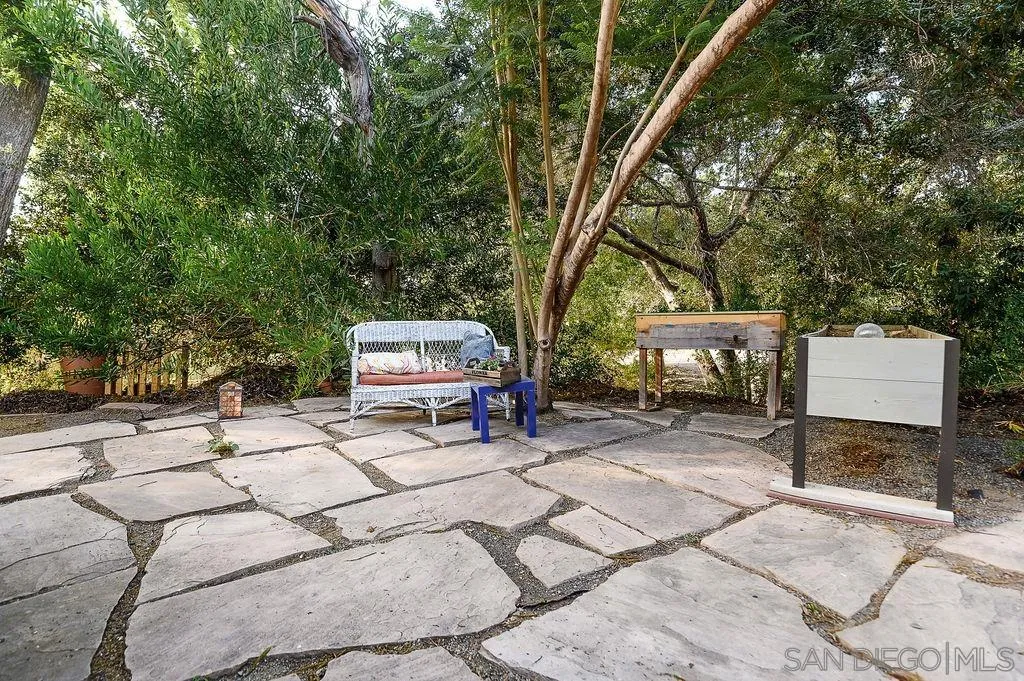 https://cdn.realtyfeed.com/cdn/127/260020449/03114eb6b001a863b0027065a8f87b6f.webp