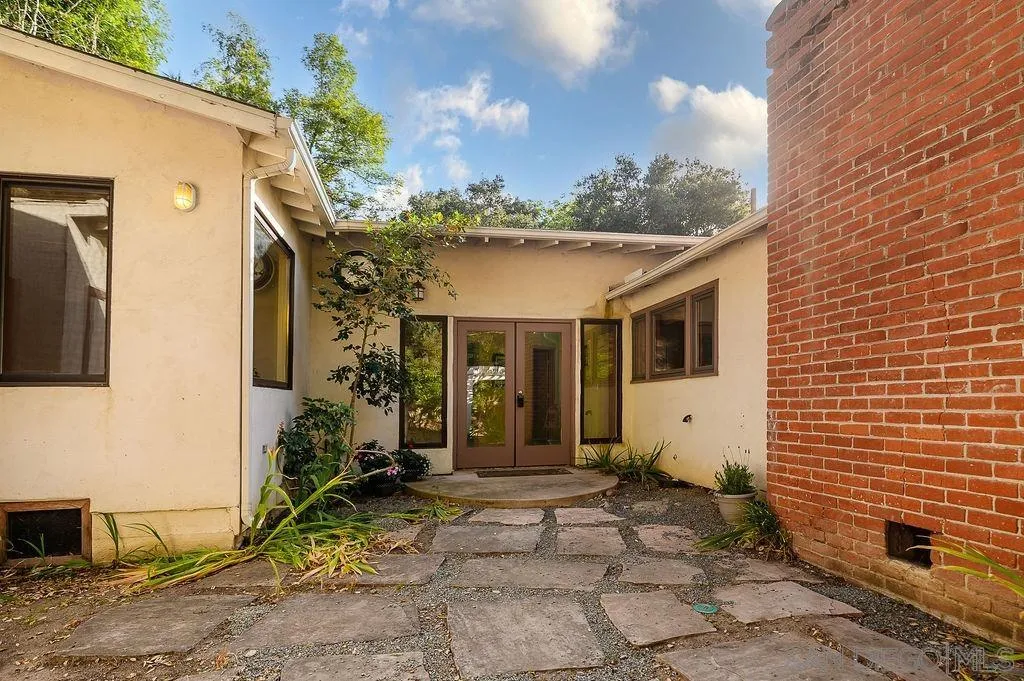 https://cdn.realtyfeed.com/cdn/127/260020449/0e357f9a95b1f1c1ffb95108ba1cbee2.webp