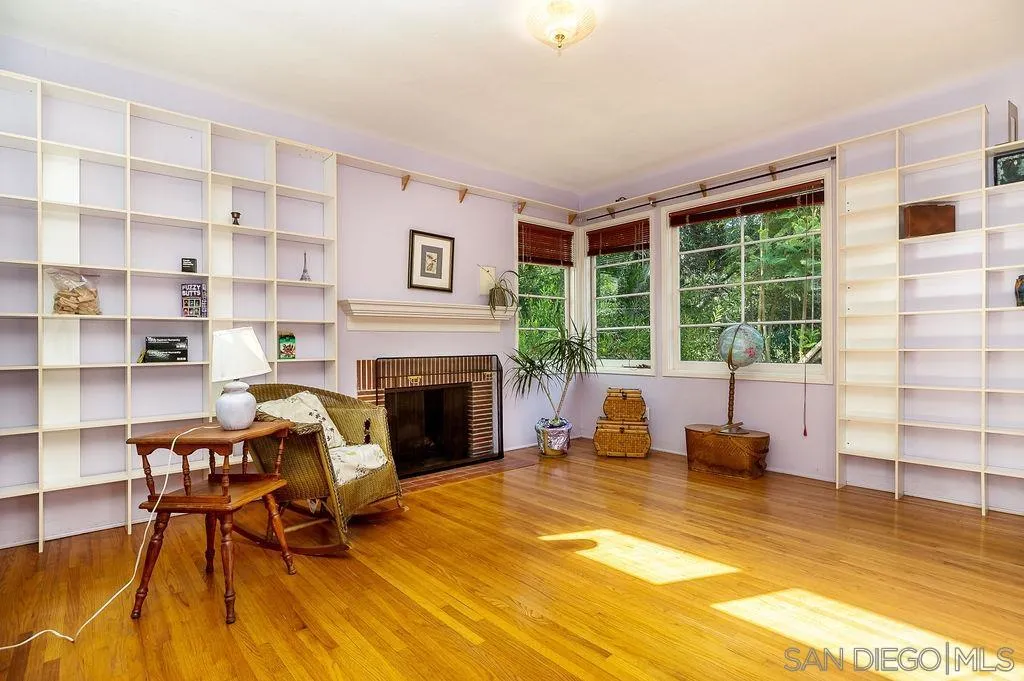 https://cdn.realtyfeed.com/cdn/127/260020449/1e81bf987ee7adf299f9a207e7953e65.webp