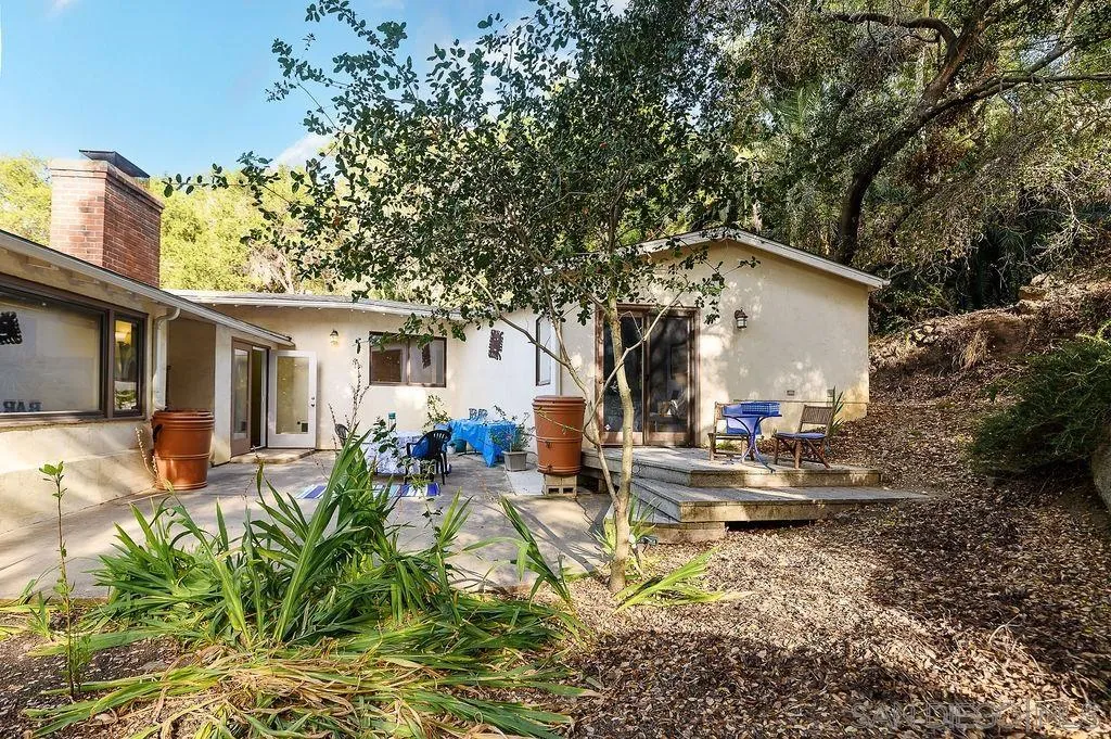 https://cdn.realtyfeed.com/cdn/127/260020449/2151abb58a43aec80ab8318e3f162d41.webp