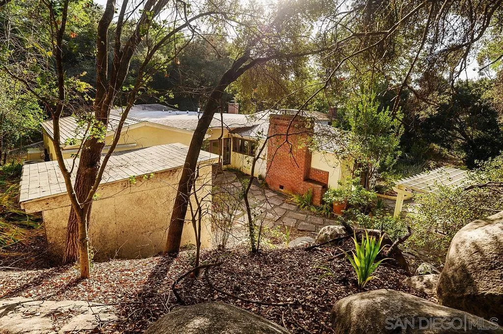 https://cdn.realtyfeed.com/cdn/127/260020449/3a89447939a4114c9851a2812dcf8e59.webp
