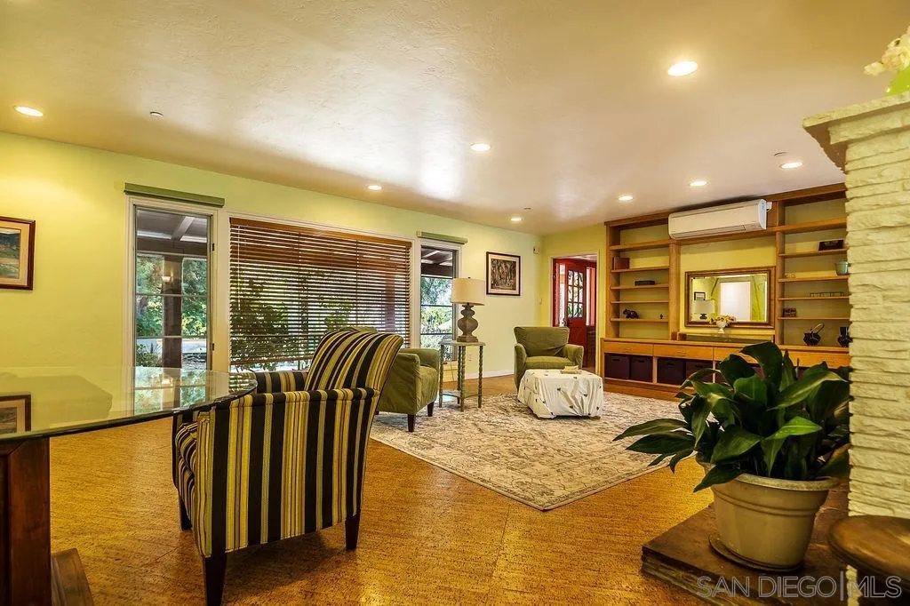 https://cdn.realtyfeed.com/cdn/127/260020449/43bc45d8c1fc17f0834aafa8b6c9d22f.webp