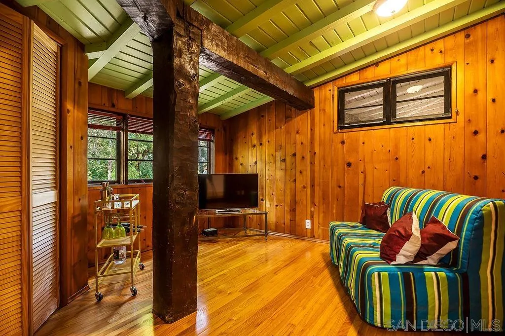 https://cdn.realtyfeed.com/cdn/127/260020449/4b9b33e5df753314bc83a1b9daba4174.webp