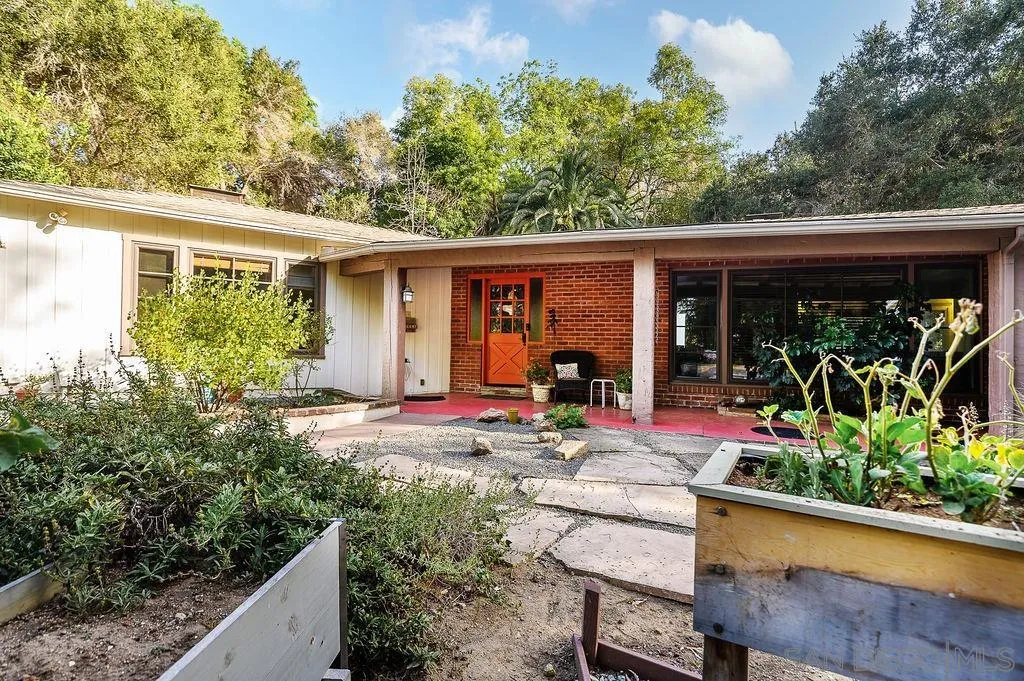 https://cdn.realtyfeed.com/cdn/127/260020449/580cb09f9b0441713a874d33127ce176.webp