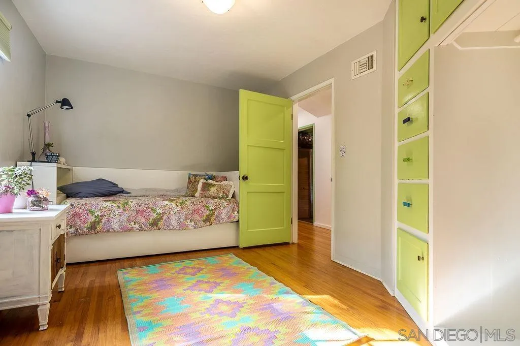 https://cdn.realtyfeed.com/cdn/127/260020449/697f7f5bbdcf43e87e4cece6216ee786.webp