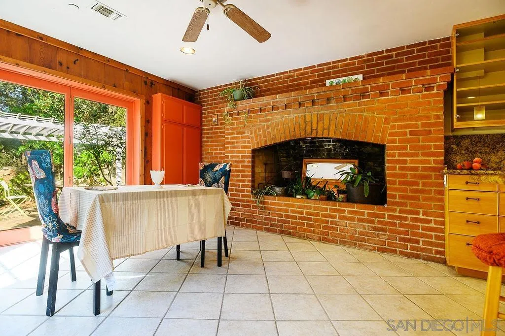 https://cdn.realtyfeed.com/cdn/127/260020449/6c504b3b38084a7566b04abb4046a0fa.webp