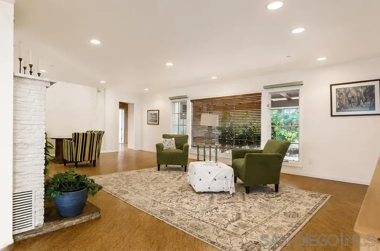 https://cdn.realtyfeed.com/cdn/127/260020449/d8c4520d7041aebd20cde8efb9f2718f.webp