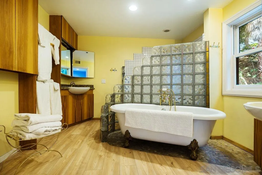 https://cdn.realtyfeed.com/cdn/127/260020449/dd5428306991861c4fcbf719d995725a.webp