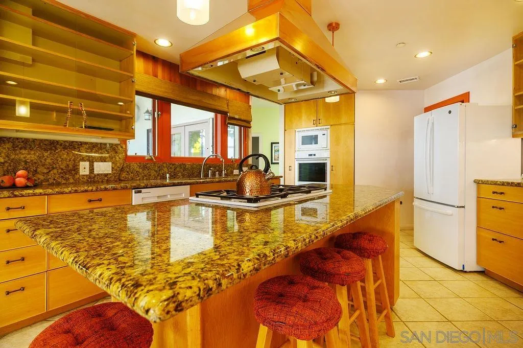 https://cdn.realtyfeed.com/cdn/127/260020449/f17742855399b4620dc020e03cb0cbfc.webp