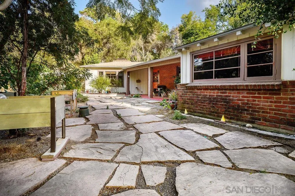 https://cdn.realtyfeed.com/cdn/127/260020449/fdced4324f01b41f61c4f3b50ed582d2.webp