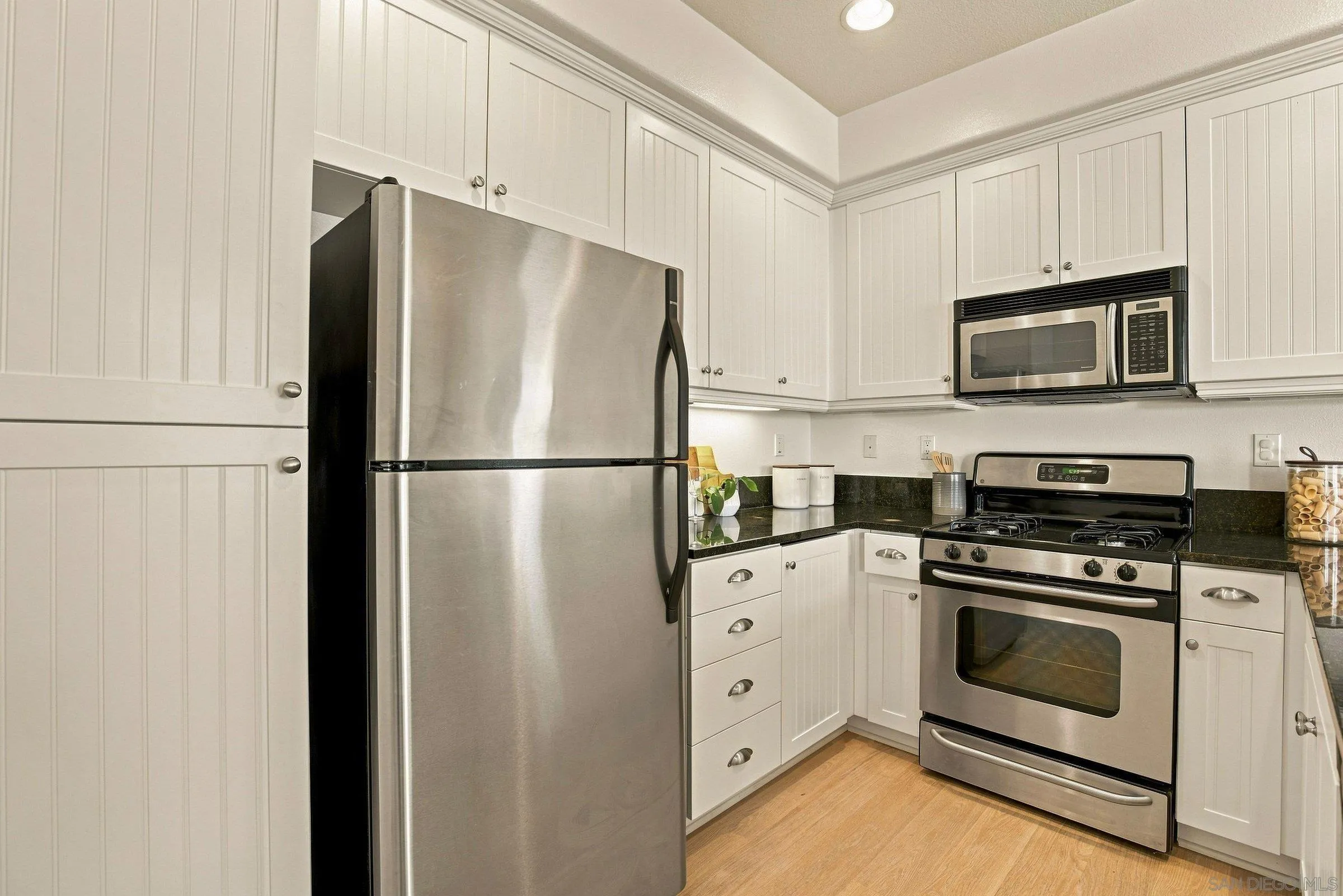Photo #11: 260020450 Listing: Photo #11