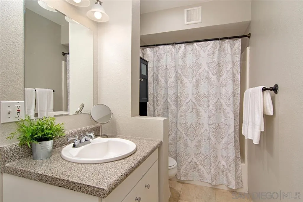 Photo #17: 260020451 Listing: Photo #17
