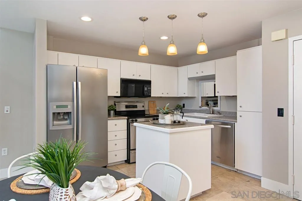 Photo #7: 260020451 Listing: Photo #7