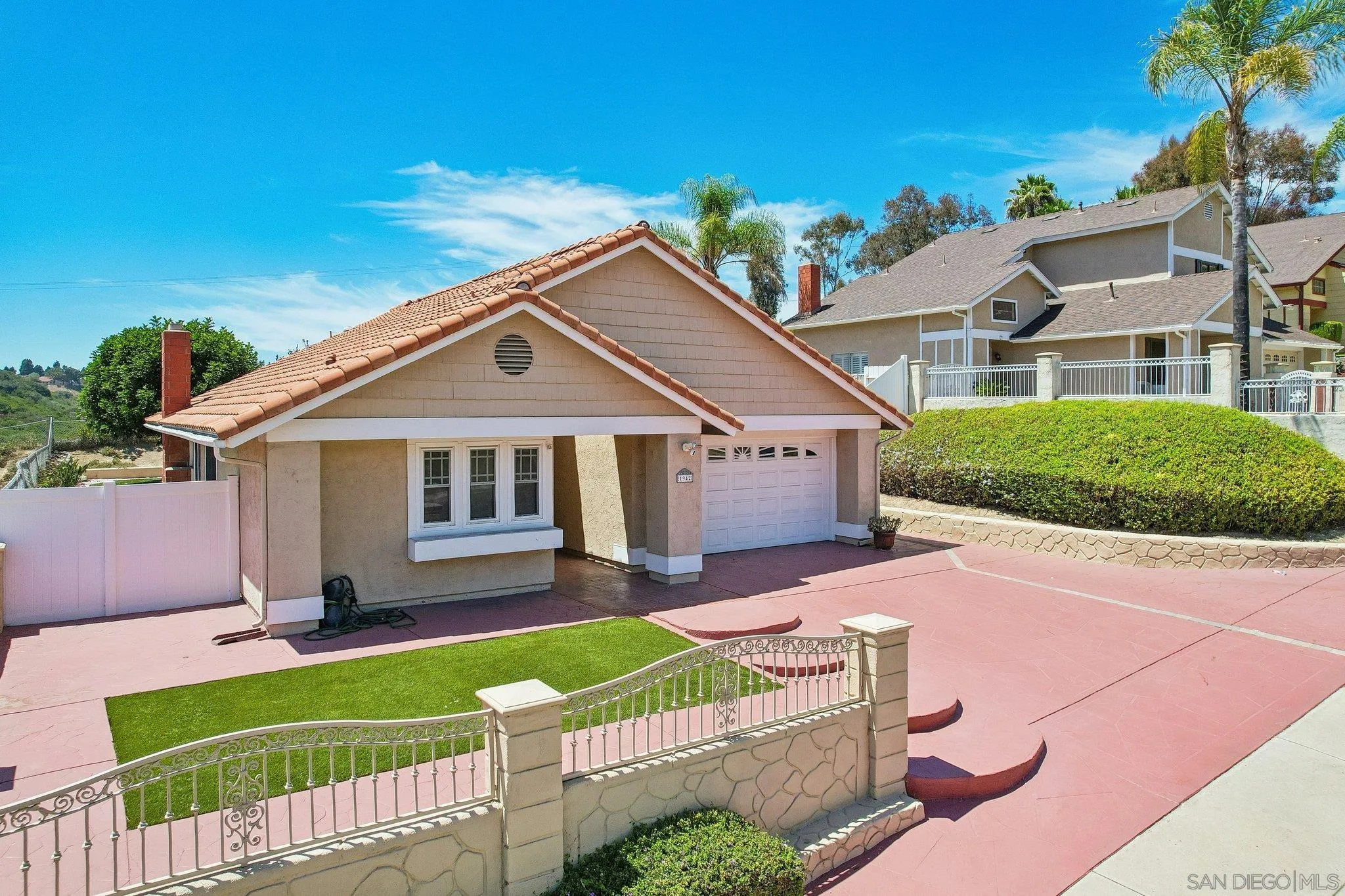 https://cdn.realtyfeed.com/cdn/127/260020452/054bf5ebf347e61f9e517468dc9484a4.webp