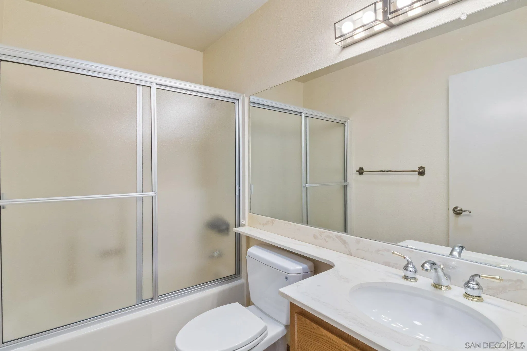 https://cdn.realtyfeed.com/cdn/127/260020452/214ca5d812fc5bf40c8052ede7dc6286.webp