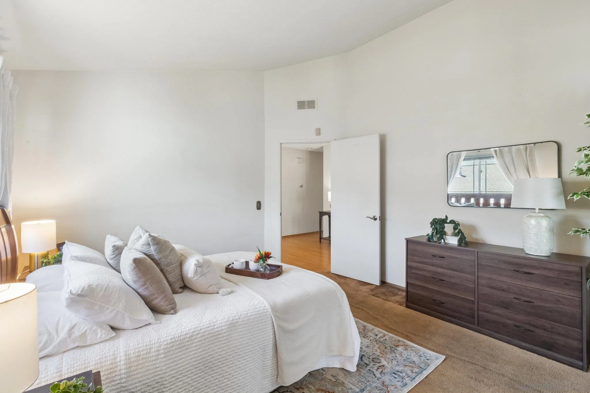 https://cdn.realtyfeed.com/cdn/127/260020452/596eb7448150ba7790d089b23f937526.webp
