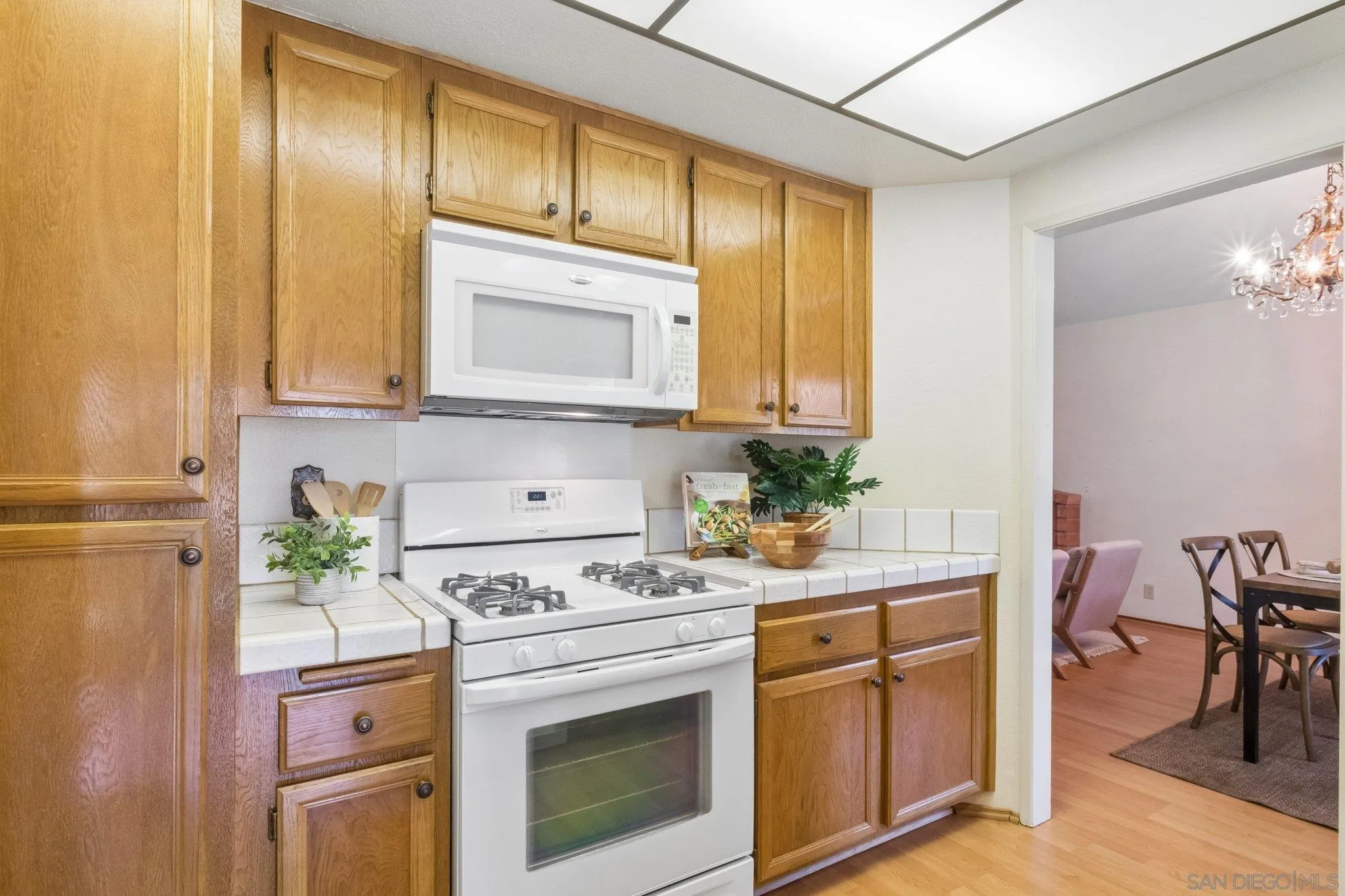 https://cdn.realtyfeed.com/cdn/127/260020452/5ce647c7817752bfc8f20dab15163dc9.webp