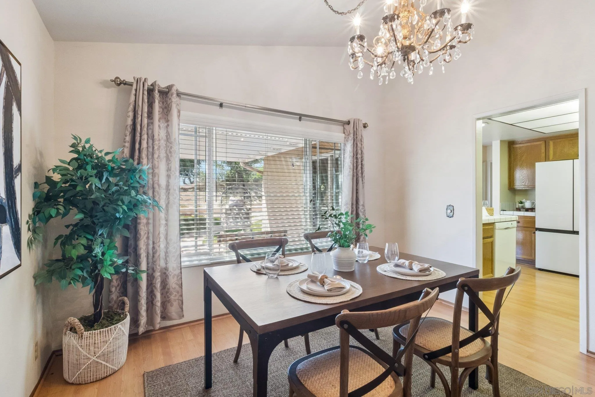 https://cdn.realtyfeed.com/cdn/127/260020452/c9f6fbb0908d24ffbf6bfd9a481ca0e7.webp