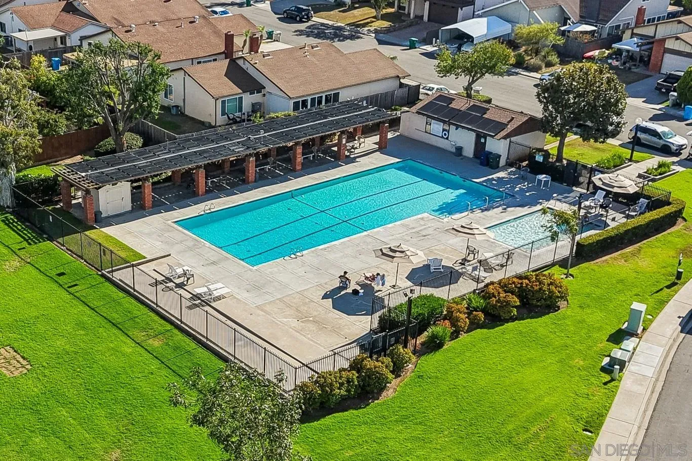 https://cdn.realtyfeed.com/cdn/127/260020453/033d537d933acbac10382470014bb892.webp