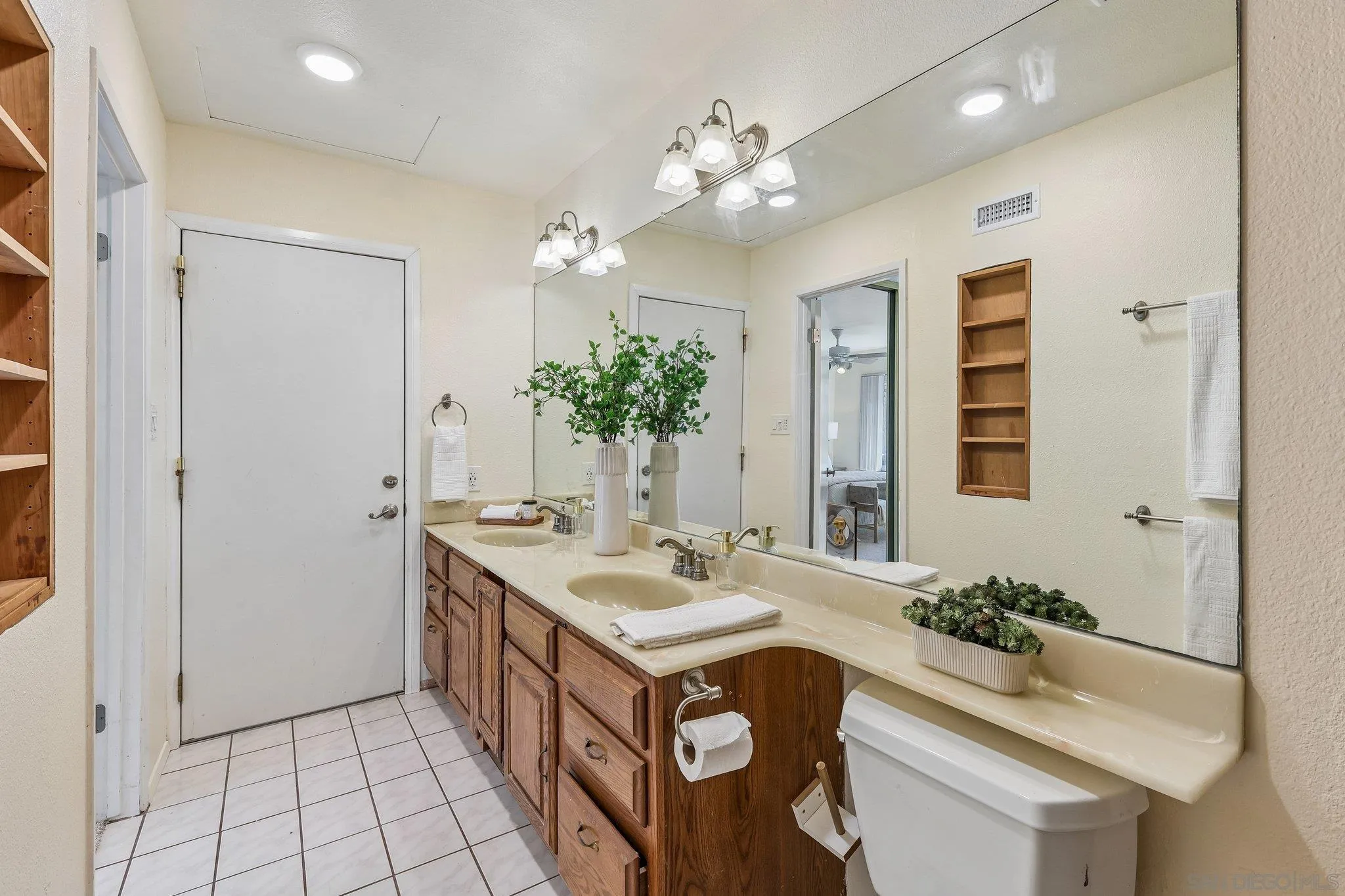 https://cdn.realtyfeed.com/cdn/127/260020453/0e8f969e1b836c8be3f8206ea97d21fa.webp