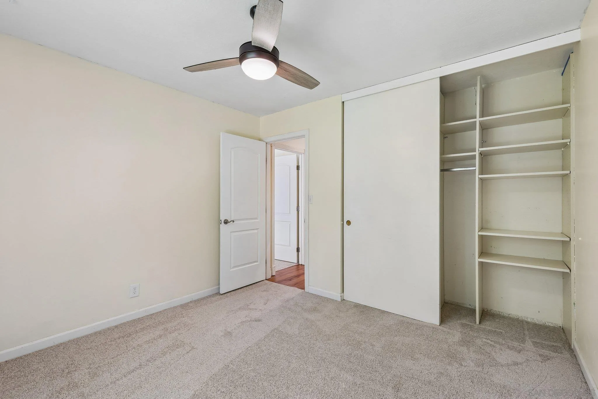 https://cdn.realtyfeed.com/cdn/127/260020453/2292b1898871ac7b81f8c78f1cce8ce9.webp