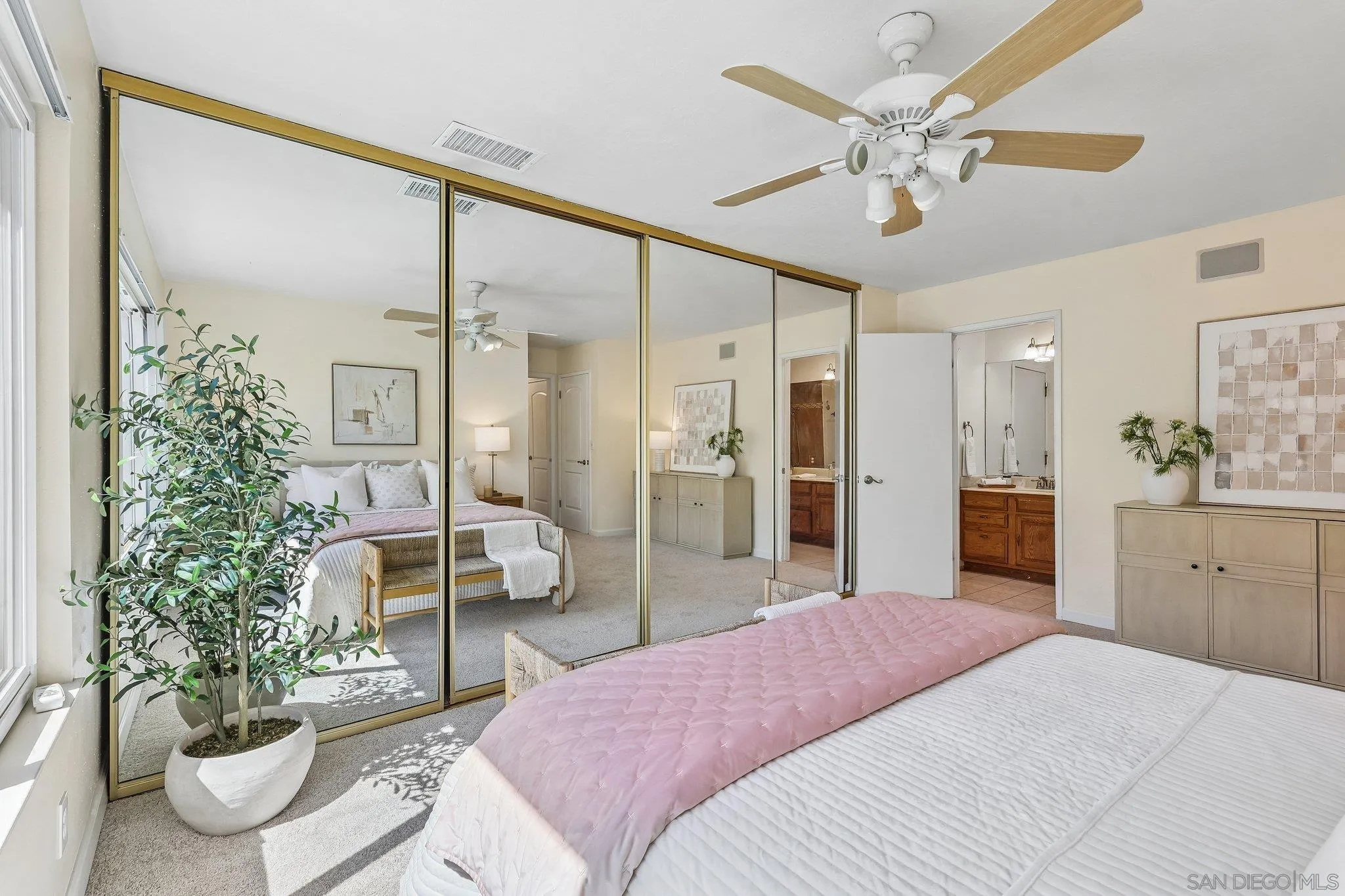 https://cdn.realtyfeed.com/cdn/127/260020453/754687e60843e620cc8216f60aac6469.webp