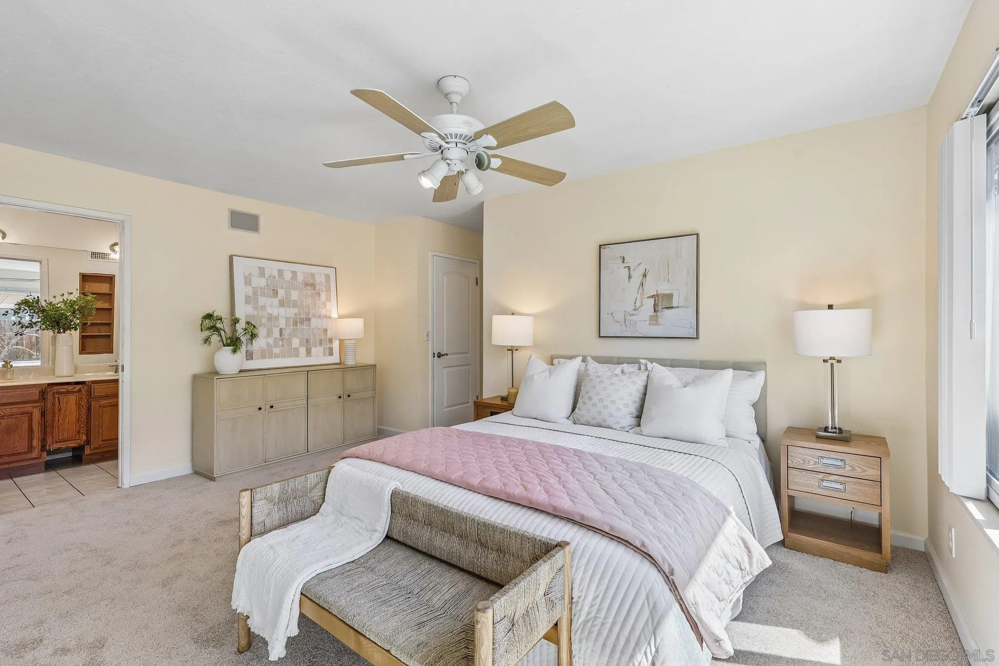 https://cdn.realtyfeed.com/cdn/127/260020453/d9cee3e644768f980afde2e1d5c9aff9.webp