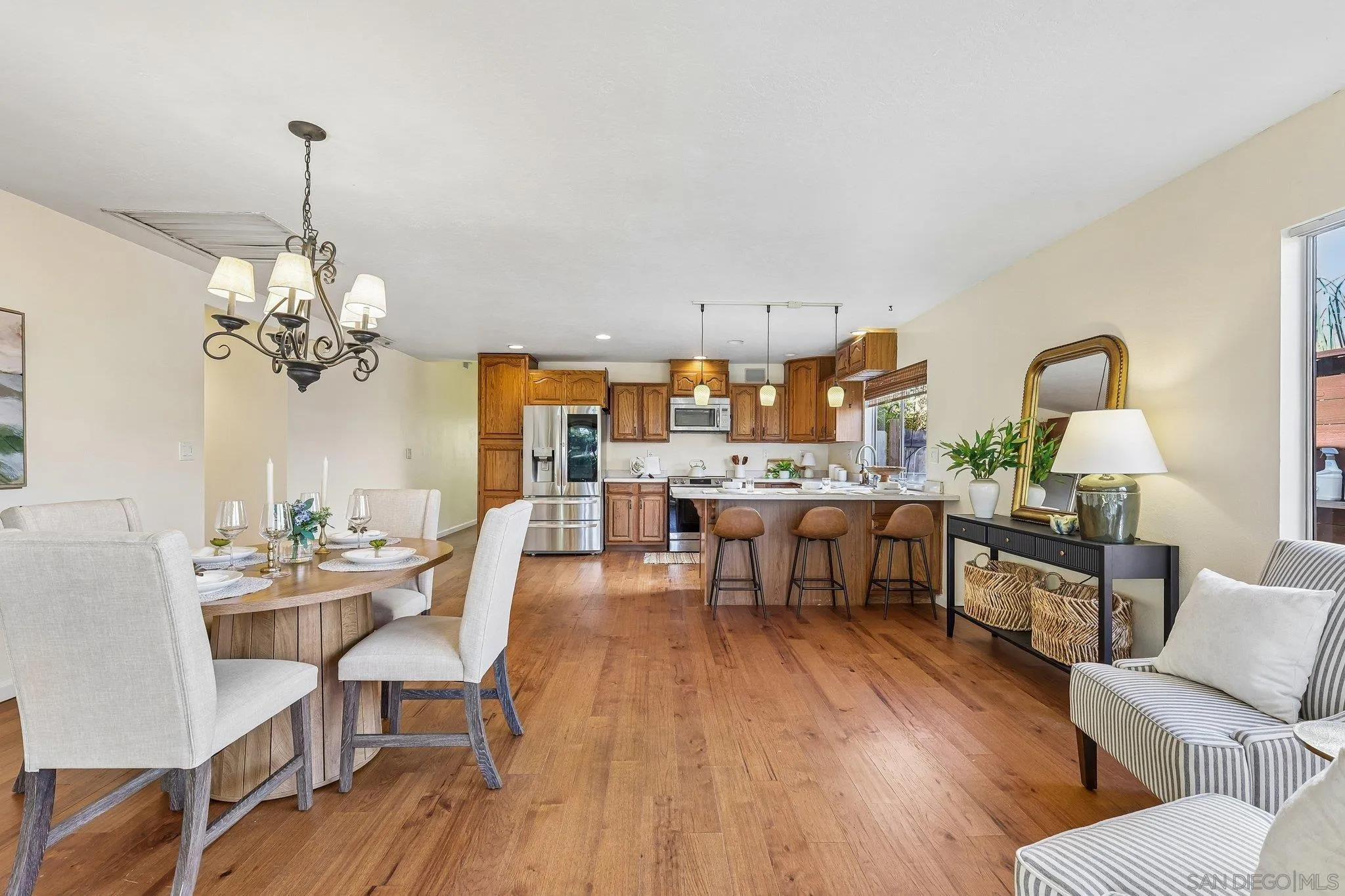 https://cdn.realtyfeed.com/cdn/127/260020453/e540b06829ed18426e3782b7ed29ac3f.webp