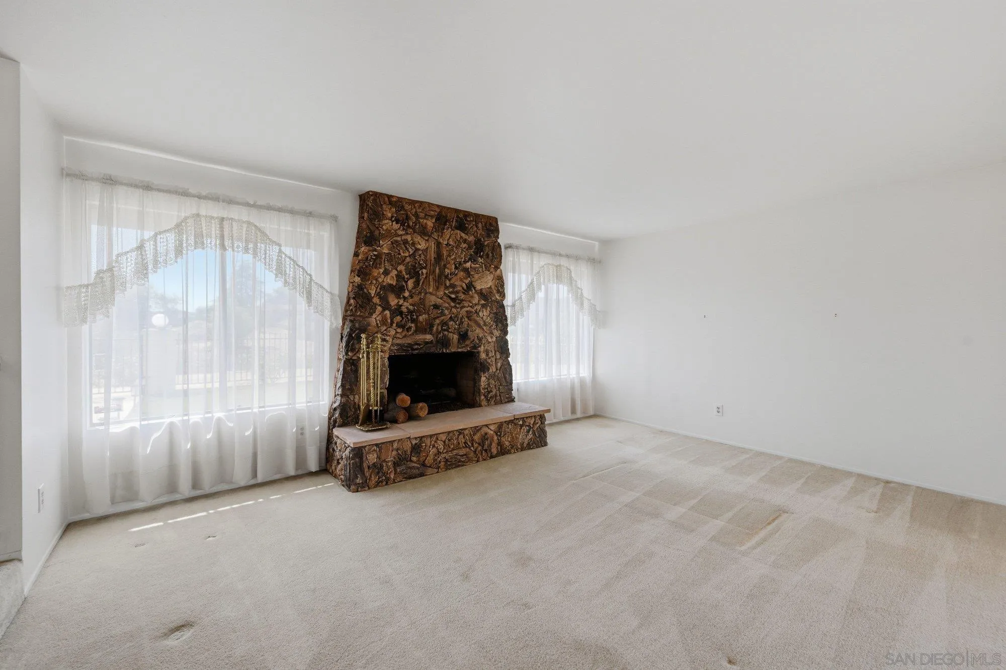 https://cdn.realtyfeed.com/cdn/127/260020455/1e2d63f03ee9345be8790fc0d0cfbfb9.webp