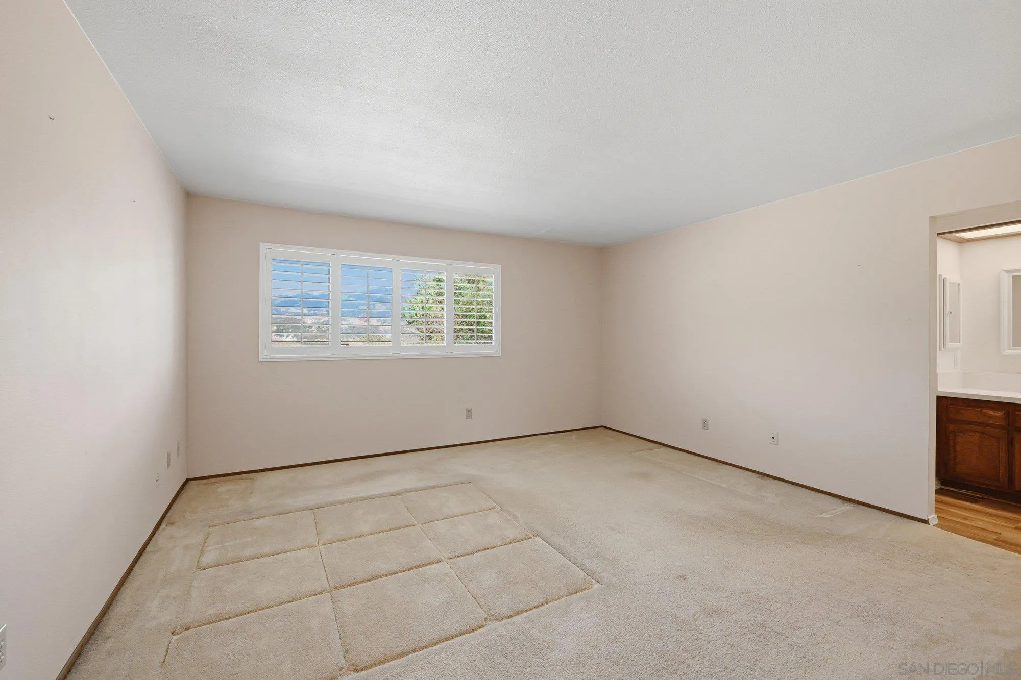 https://cdn.realtyfeed.com/cdn/127/260020455/411389b0208fb8ce49ef2c9b141ac1df.webp