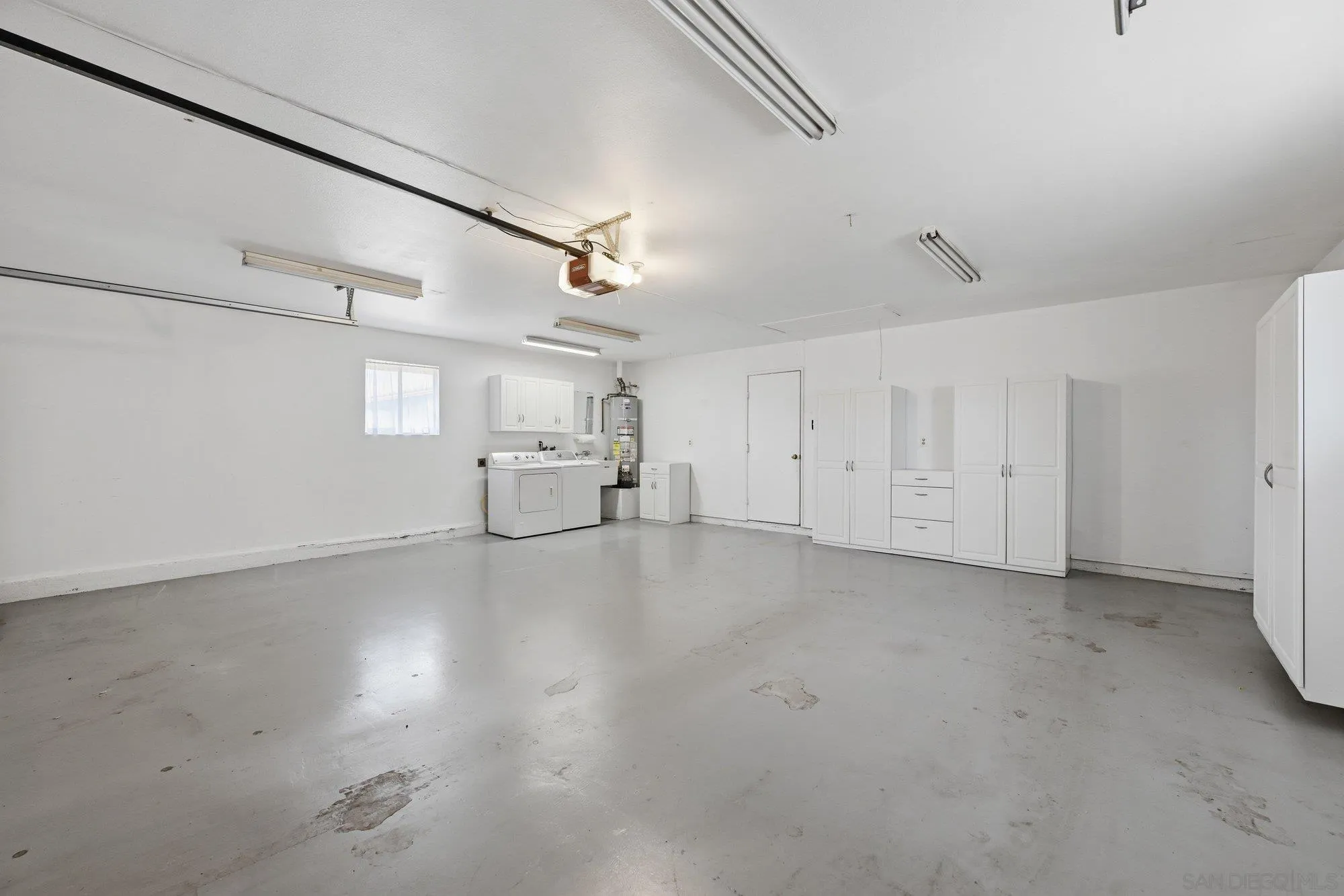 https://cdn.realtyfeed.com/cdn/127/260020455/5172d7eb11817dfe55d98551221a39bf.webp