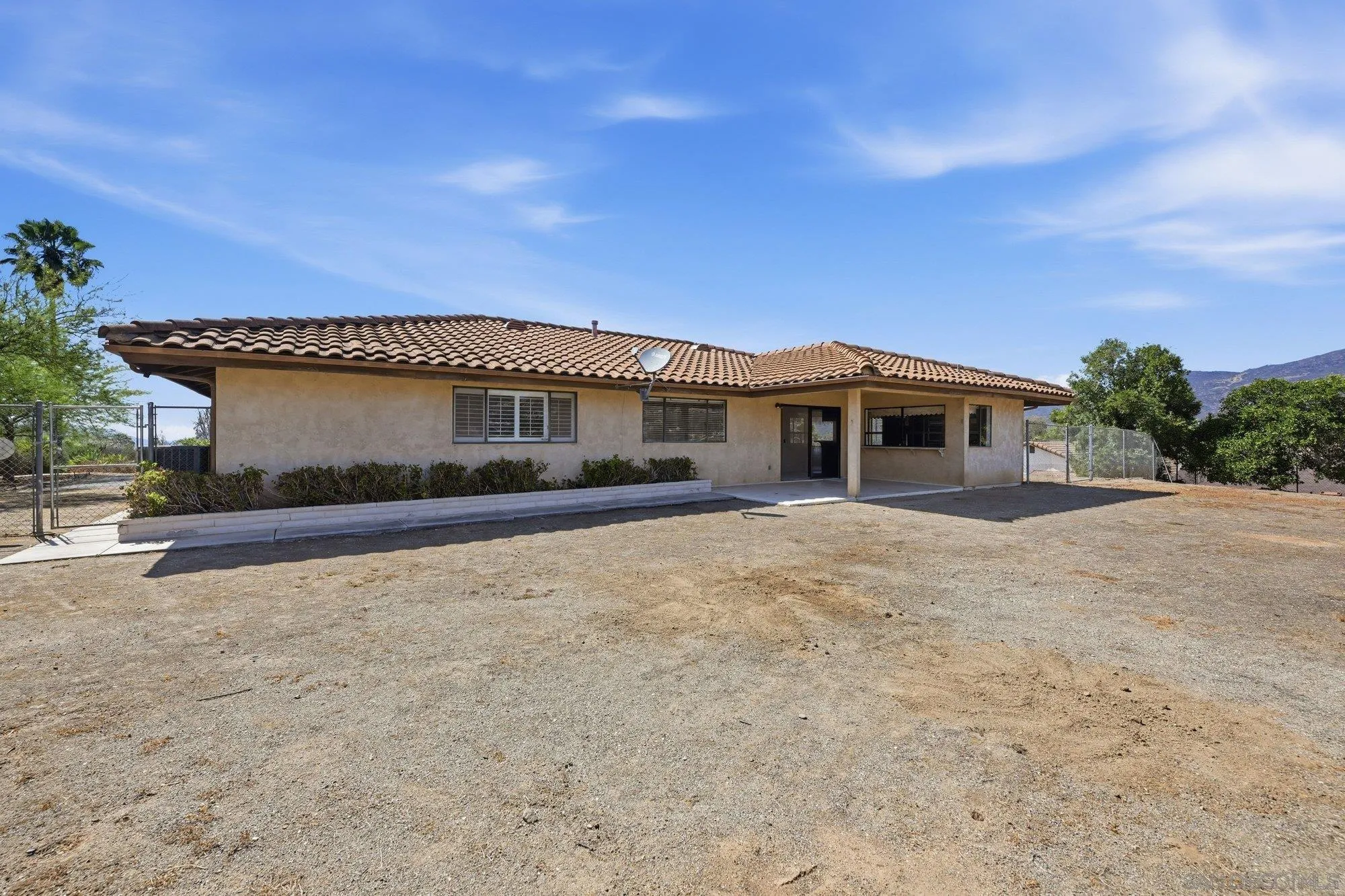https://cdn.realtyfeed.com/cdn/127/260020455/54851a5910934e5f95ef9a7637282f73.webp