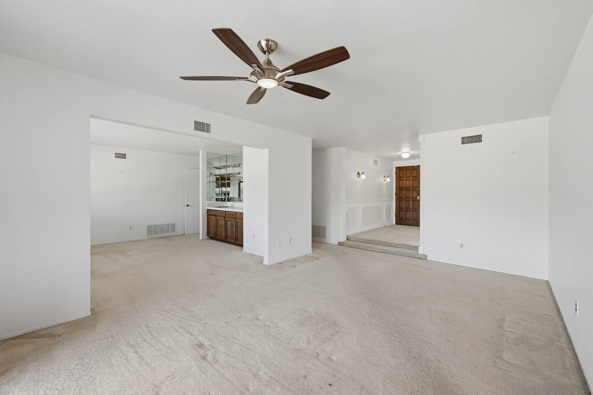 https://cdn.realtyfeed.com/cdn/127/260020455/65bc2d389cecdb9328d6d0ade2f59053.webp
