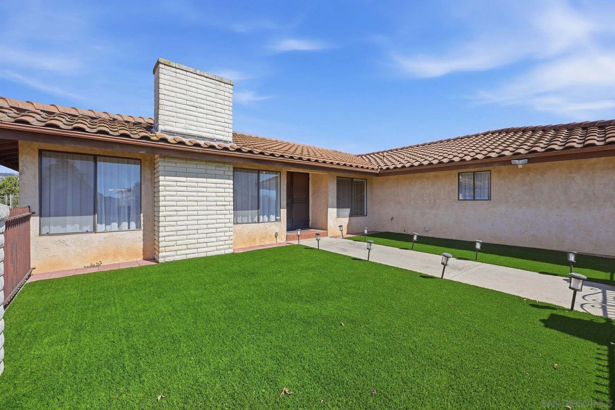 https://cdn.realtyfeed.com/cdn/127/260020455/6de283d693f0622d70d0cc5c0a55d86e.webp