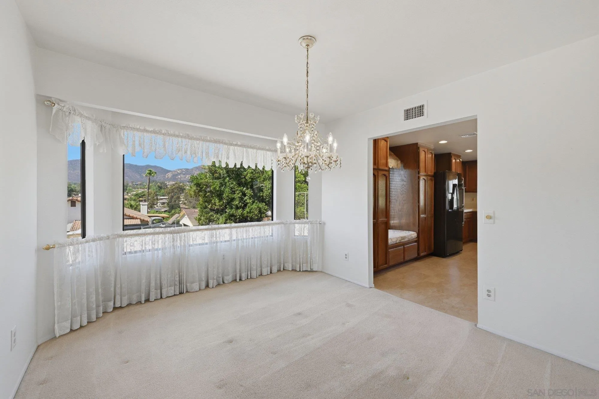 https://cdn.realtyfeed.com/cdn/127/260020455/7a8df3248a827b1197a1dc937a969221.webp