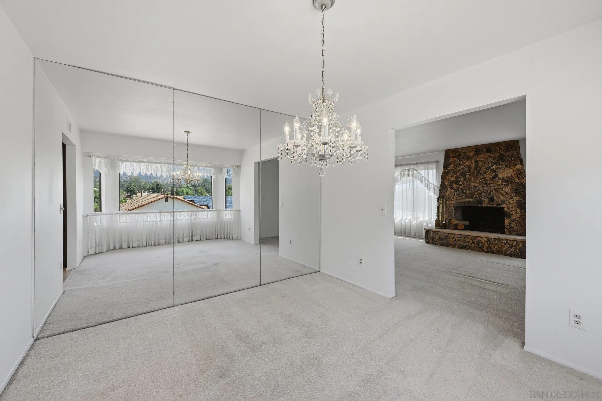 https://cdn.realtyfeed.com/cdn/127/260020455/834691a852732eaf826a3c8c3332d161.webp
