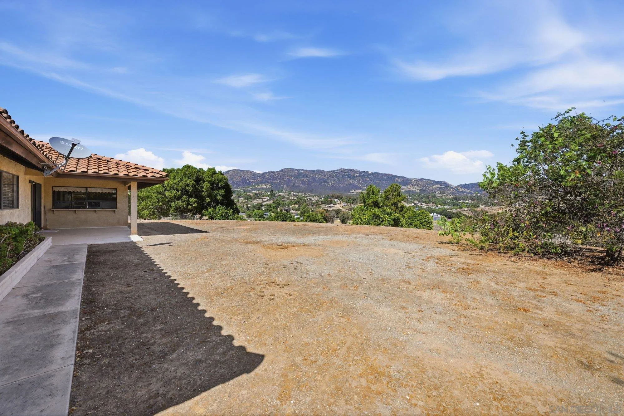 https://cdn.realtyfeed.com/cdn/127/260020455/939a6d7b83fdff4845b9f6957ea1f0aa.webp