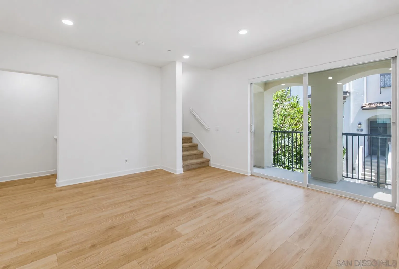 Photo #7: 260020459 Listing: Photo #7