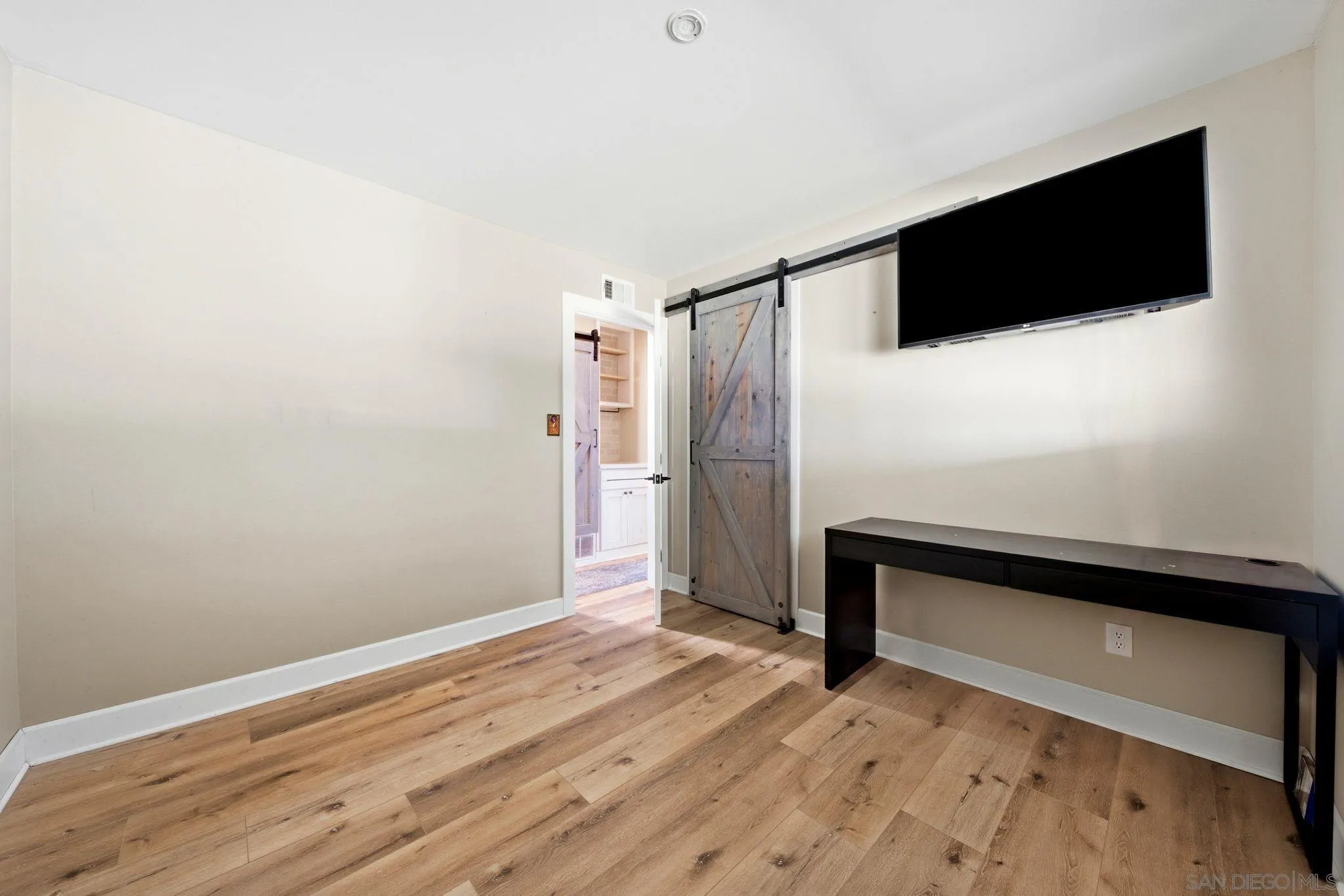 https://cdn.realtyfeed.com/cdn/127/260020462/2d2050b6d484af71e63c488a97b1ebfb.webp